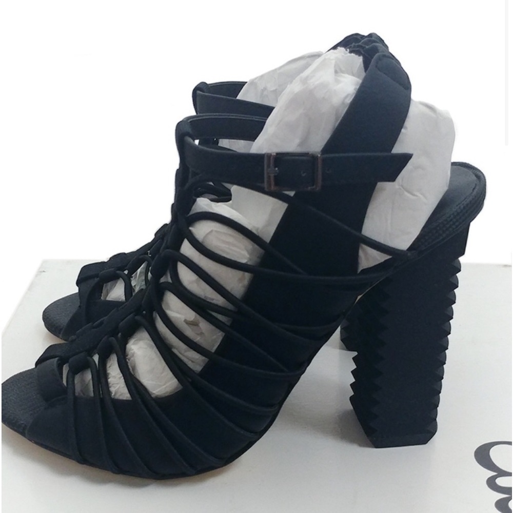 Gwen Stefani Rada gladiator sandals